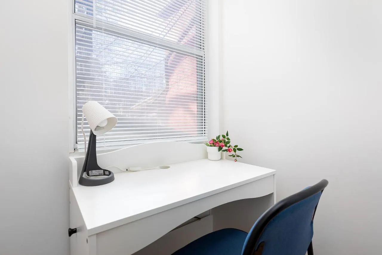 Guest house Individual Rooms For Rent In Shared House