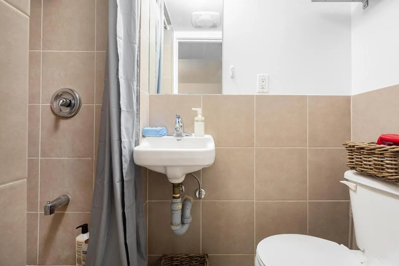 Individual Rooms For Rent In Shared House 0*, Toronto Canada