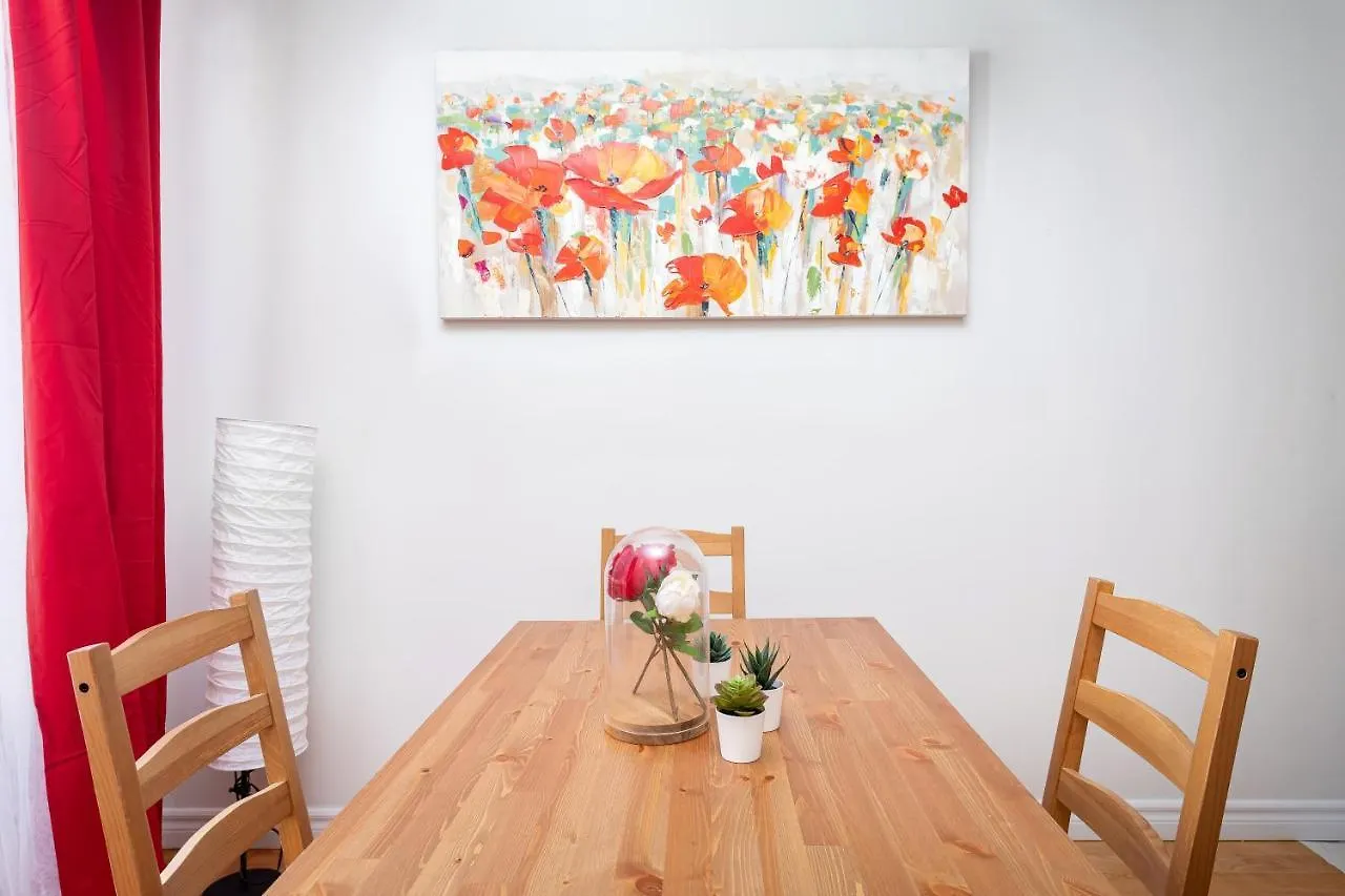 Guest house Individual Rooms For Rent In Shared House